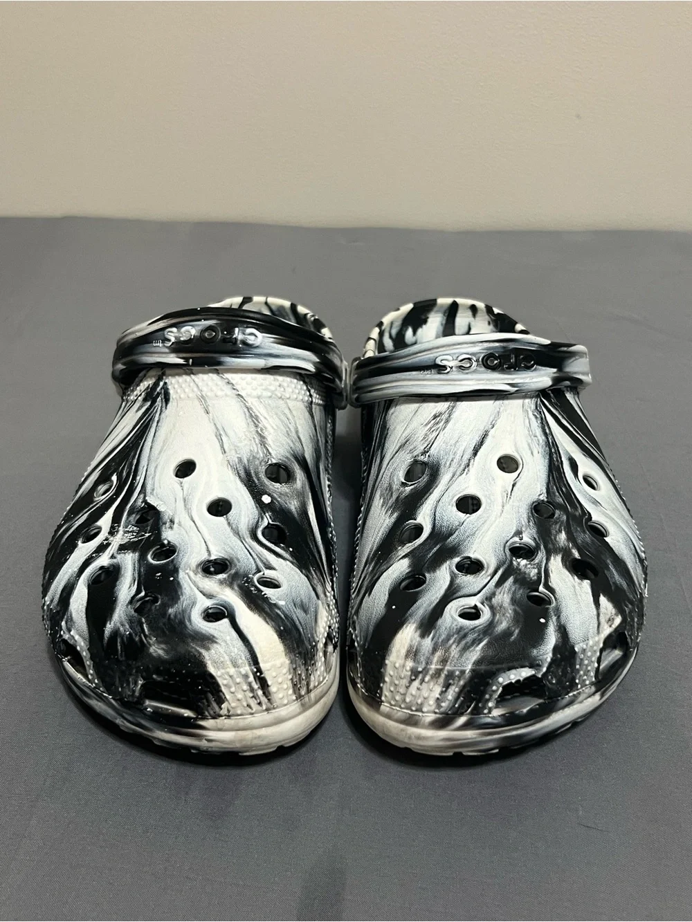 Crocs Women's Black/White Marbled Print Classic Clog Shoes Size Men’s 11